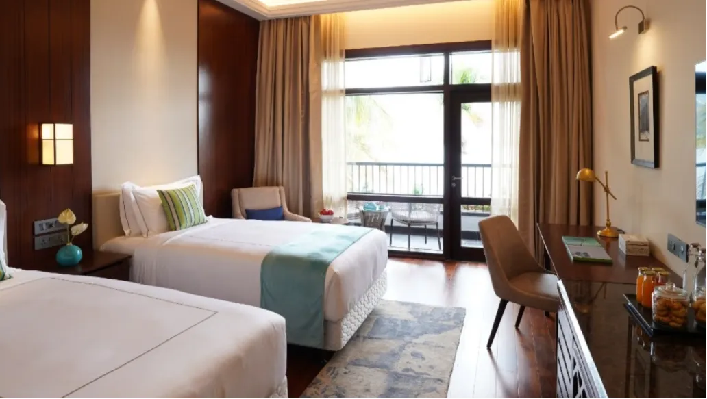 Luxury Room Lake View Balcony